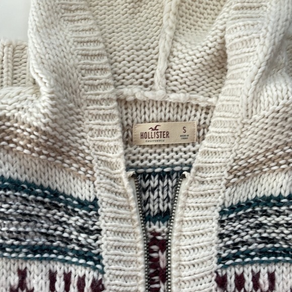 Hollister cream full-zip hooded sweater size small - Picture 3 of 7